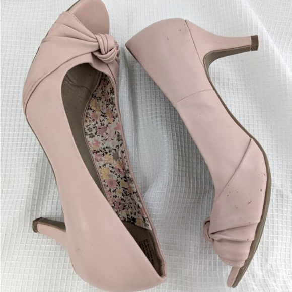 Peep toe kitten heels Blush Pink Fair Pale Nude pumps American Eagle Riley Sz 8 - Picture 2 of 10
